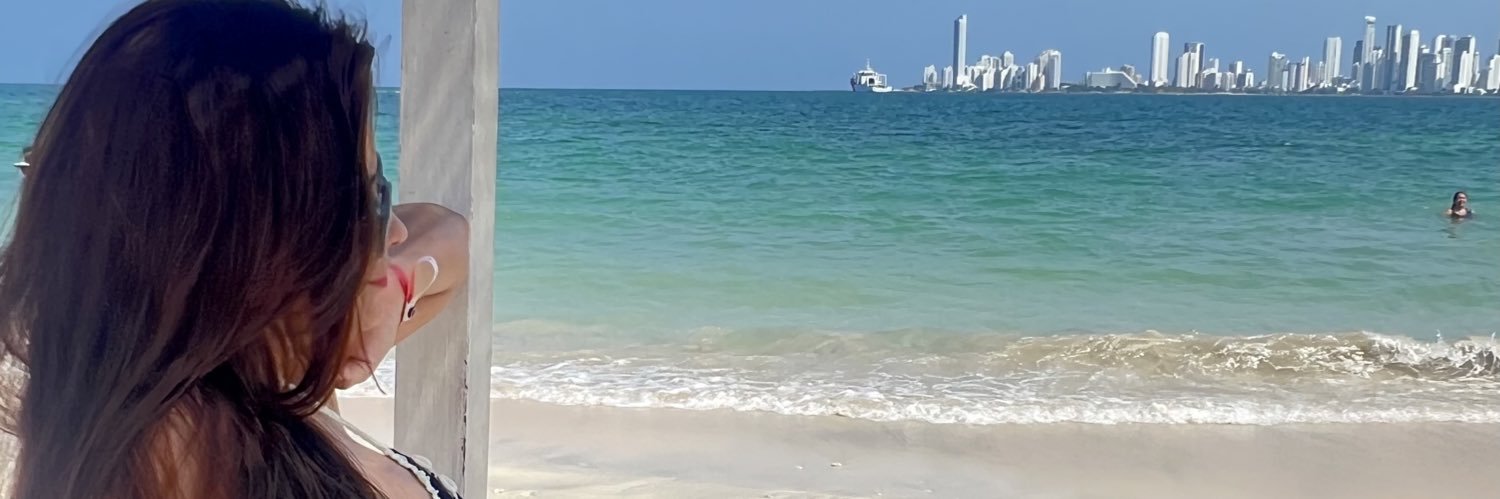 DeniisseF's profile banner image