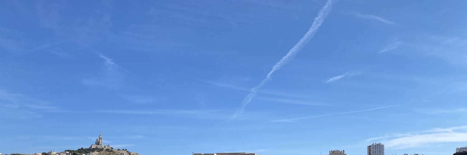 𝑸𝒖𝒆𝒆𝒏𝒄𝒚 ✨🌺 banner