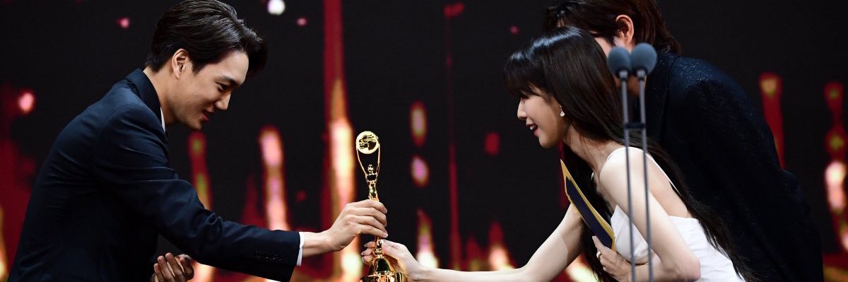 Jii🍑 김카이 banner