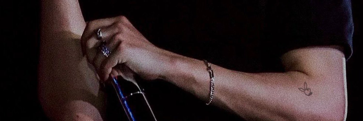 𝓙 banner