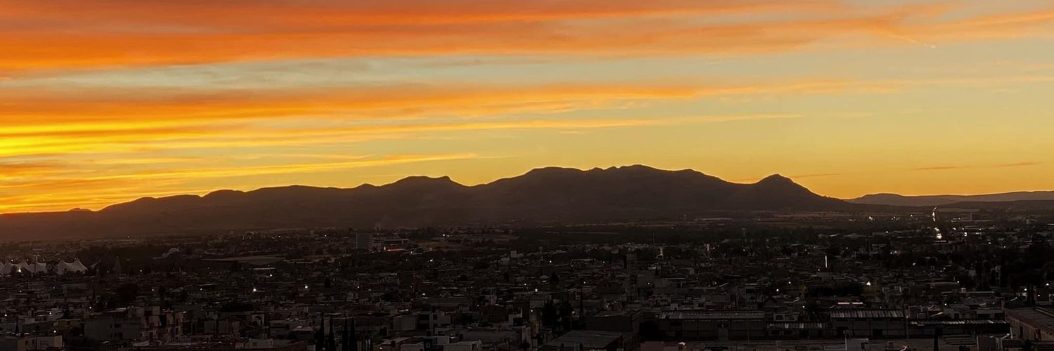 TU MAMA ES MI NOVIA banner