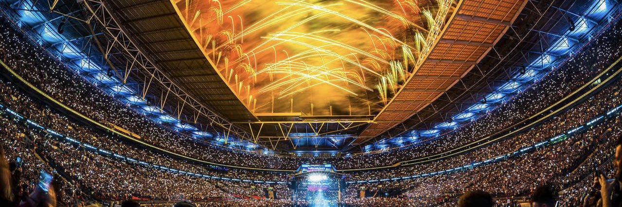 Frank Warren's banner