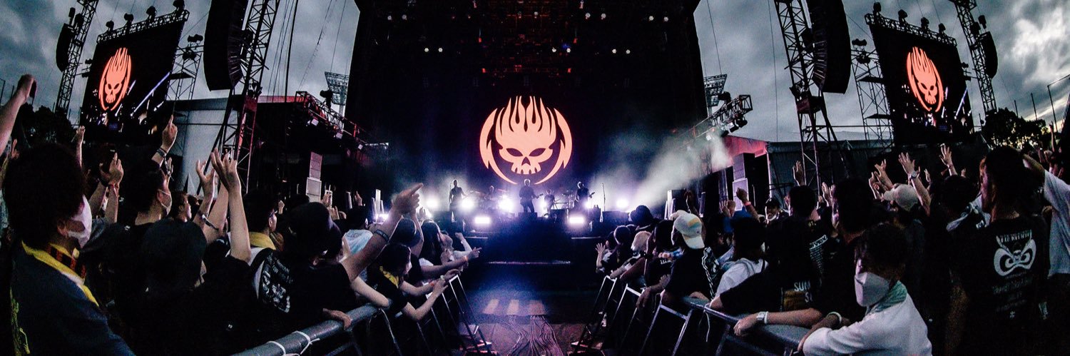 taytay13k's profile banner image