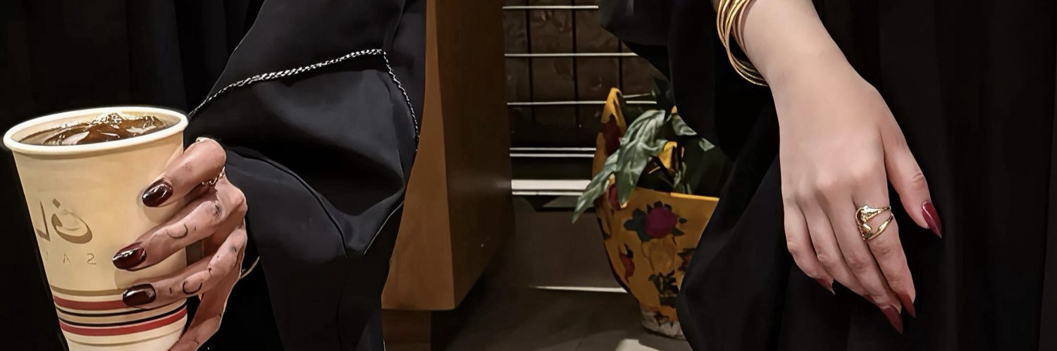 𝑆 banner