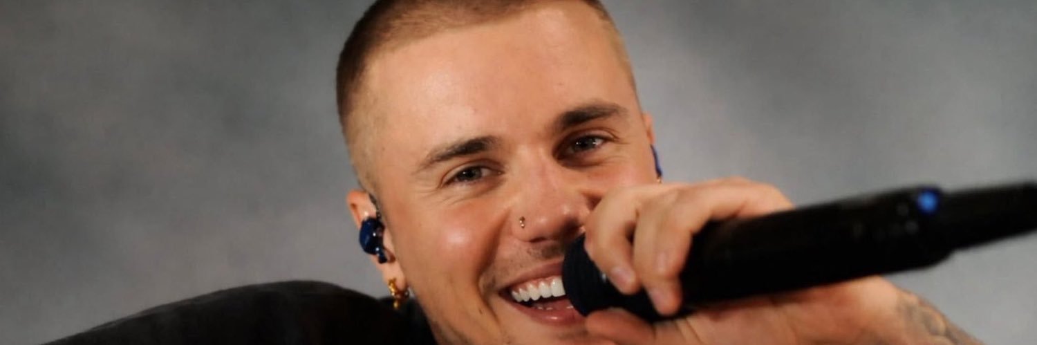 verlyc14's profile banner image