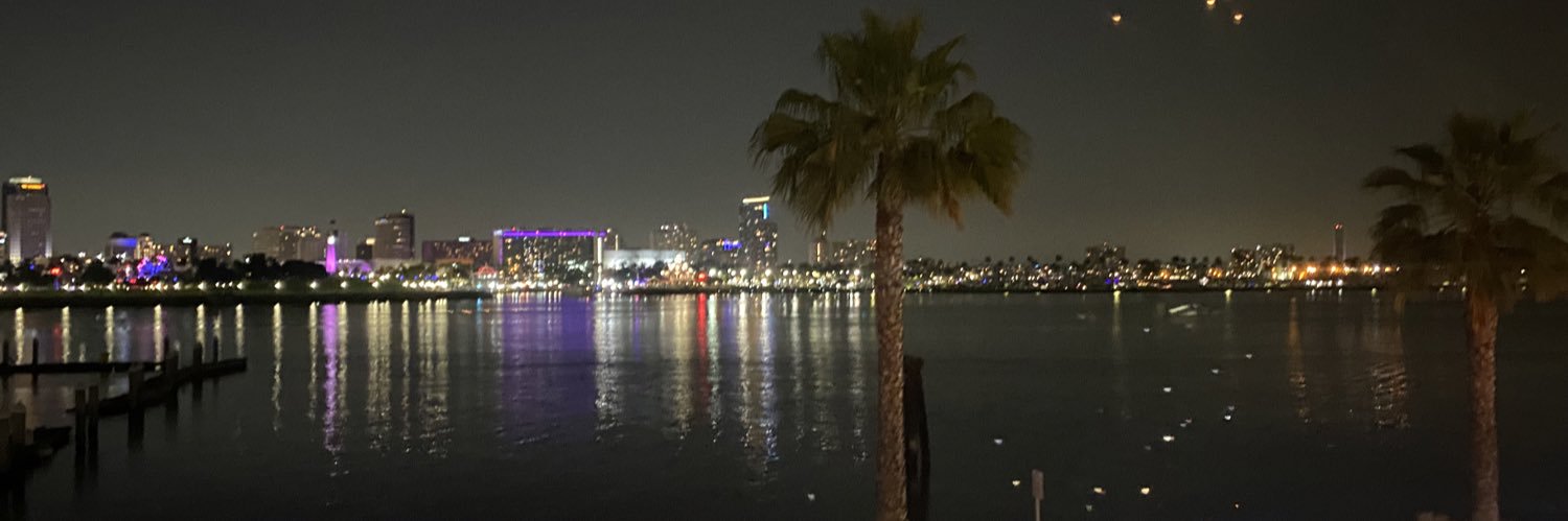 DneesyC's profile banner image