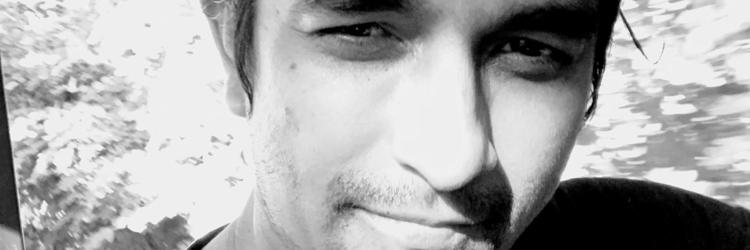 niom17's profile banner image
