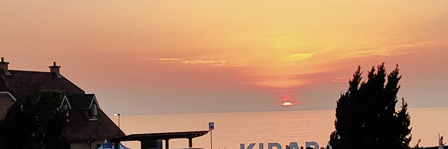 Love_it1130's profile banner image