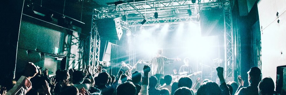 y_p0v2's profile banner image
