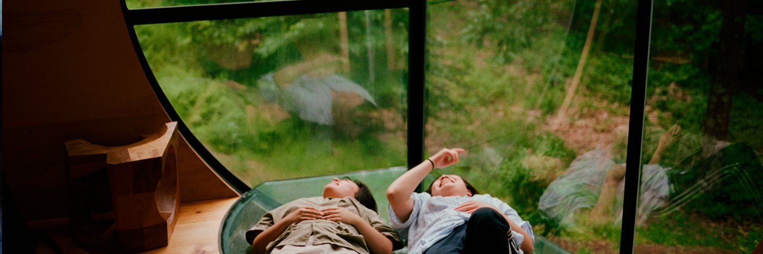 Airbnb's banner