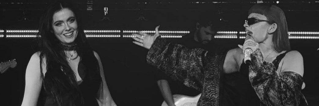 b ♡ banner