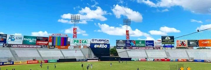 Luis Sojo banner