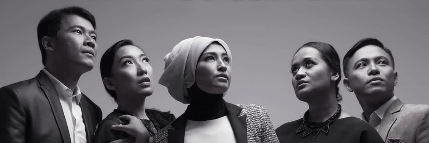 riawarna's profile banner image