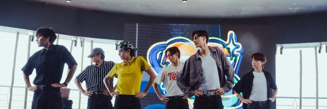 Mon🌺 | hwai banner