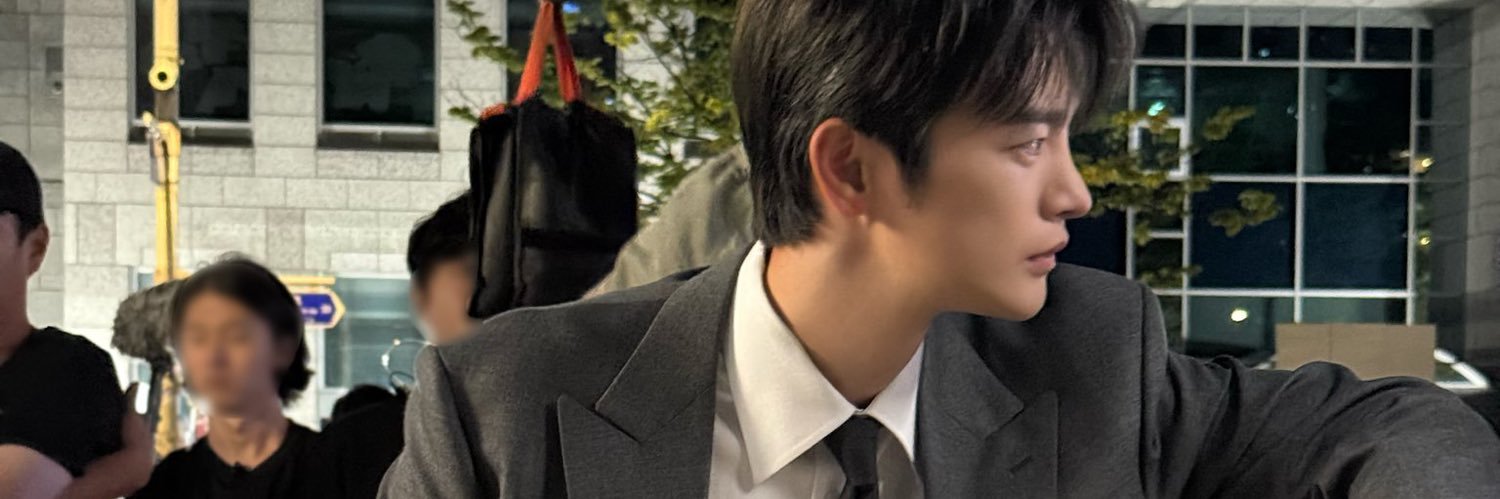 hyeoni7722oo's profile banner image