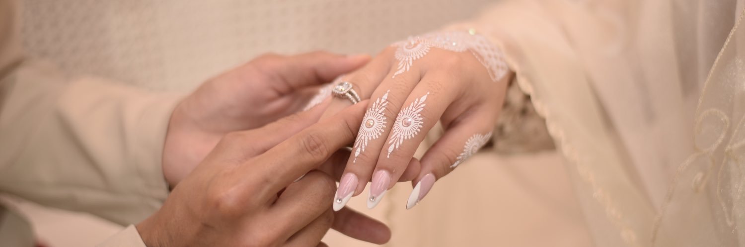 EllyManisha's profile banner image