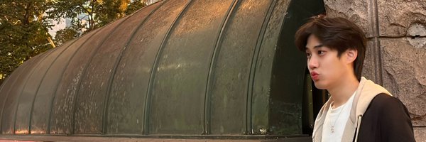 TLE_mtm Profile Banner