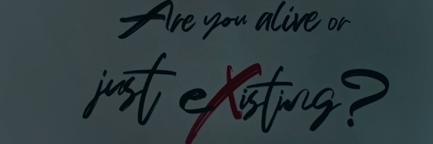 xoxoxlav's profile banner image