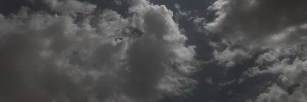 E3__i's profile banner image