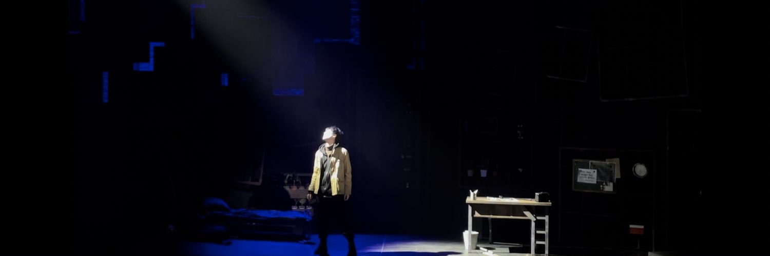 J⃥ banner
