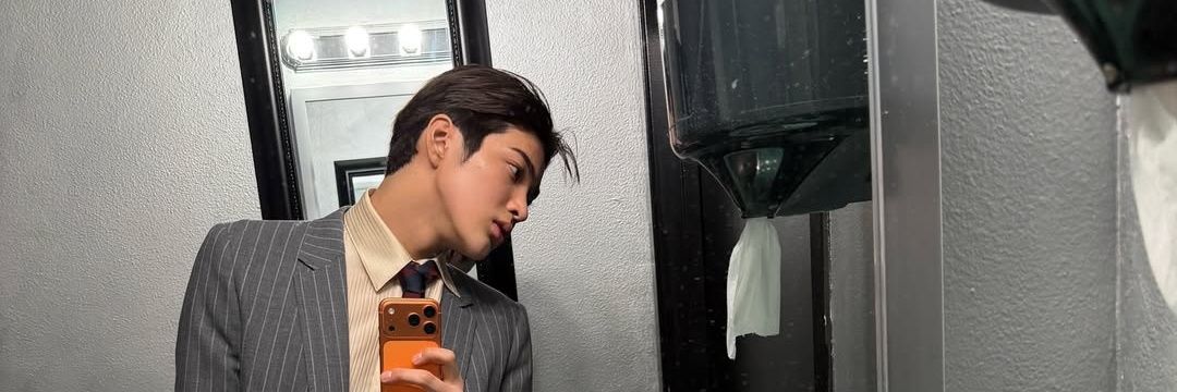 floww1ee's profile banner image