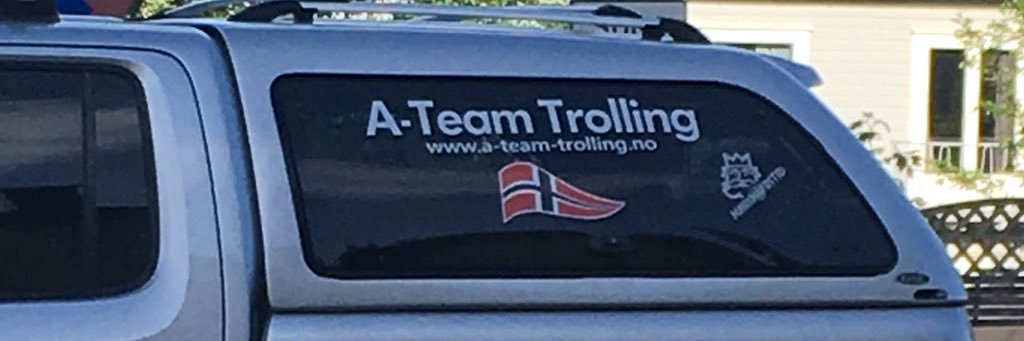 soloen på Third World Man banner