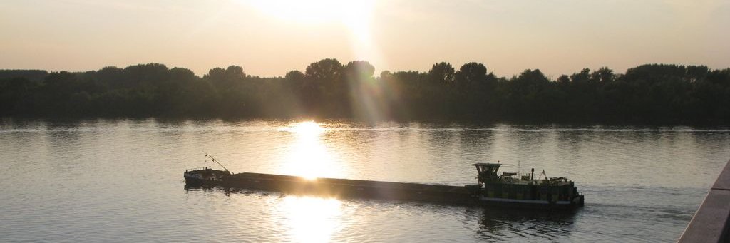 7julij's profile banner image