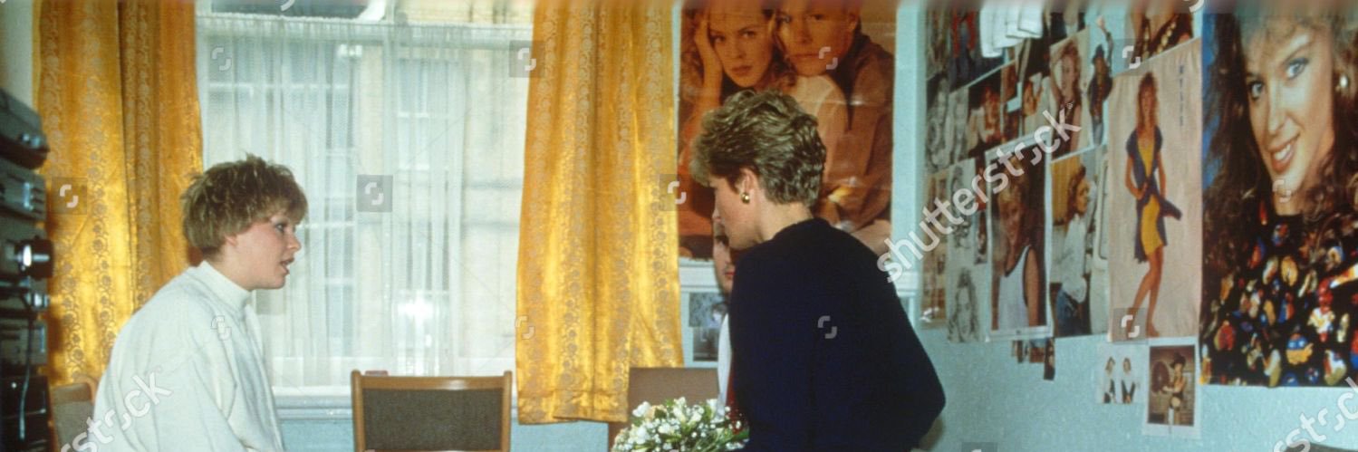 kylie minogue struggle tweets banner