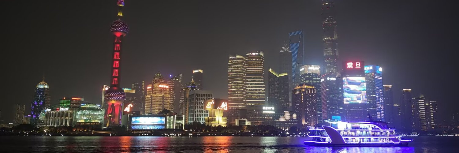 不爱这个世界 banner