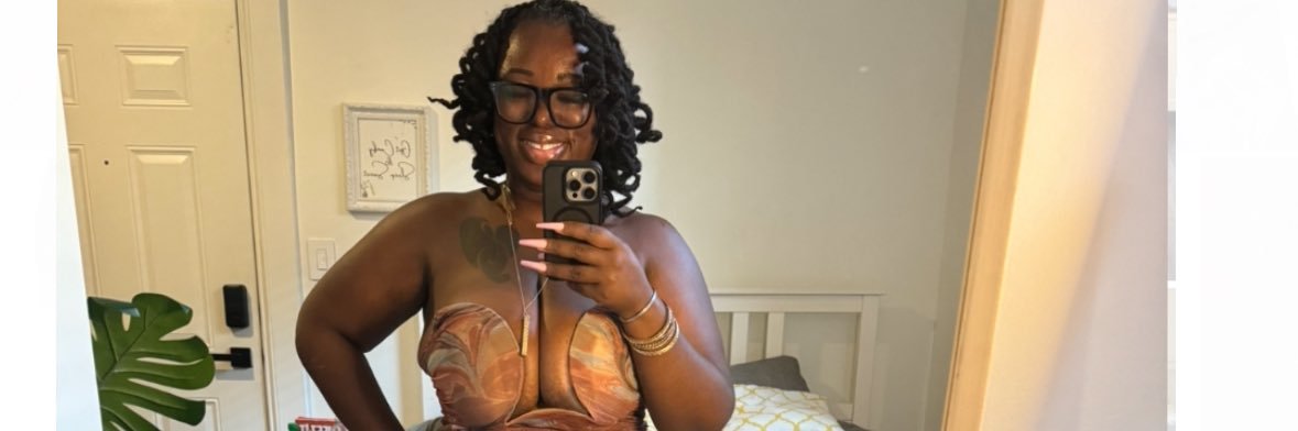 Miss Ash🇧🇧 banner