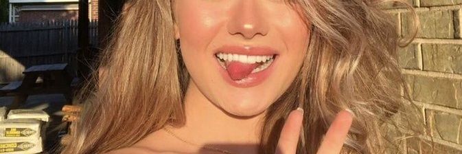Bella Davis 🦋 banner