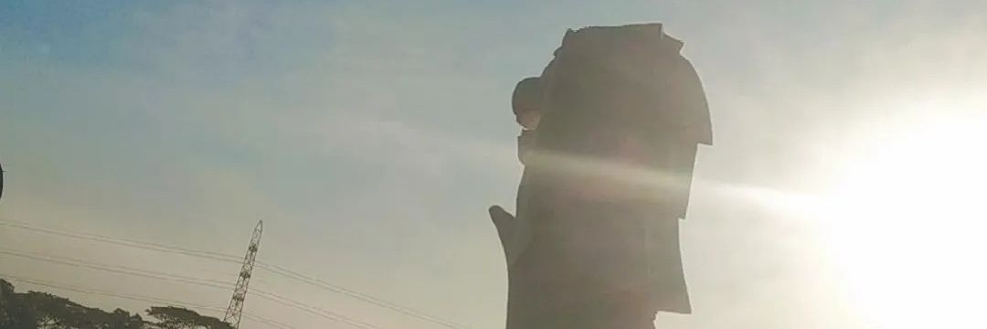 lealess30's profile banner image