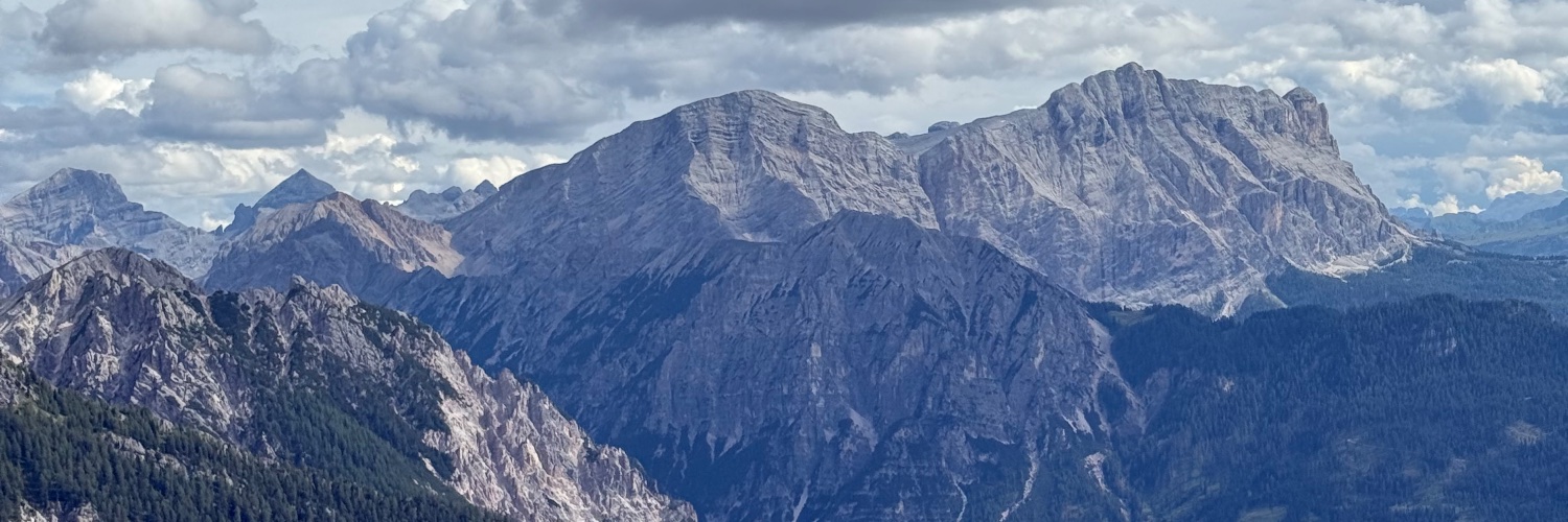 ViaaJanee's profile banner image