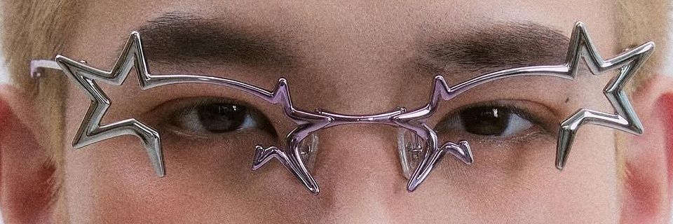 ✶ banner