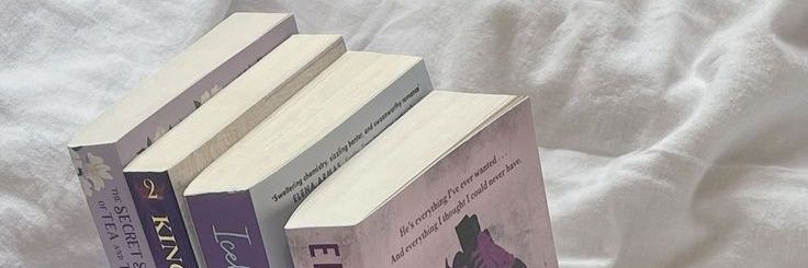Erin 🌸 banner