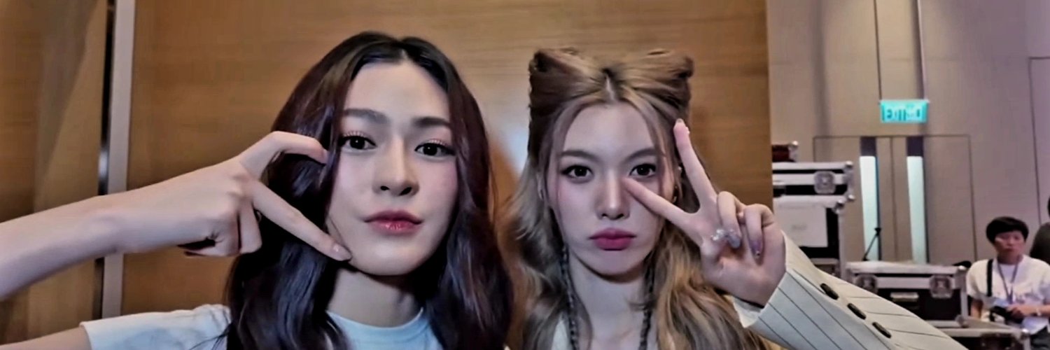 loismine5's profile banner image