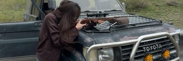 1QEmmaWatson's profile banner image