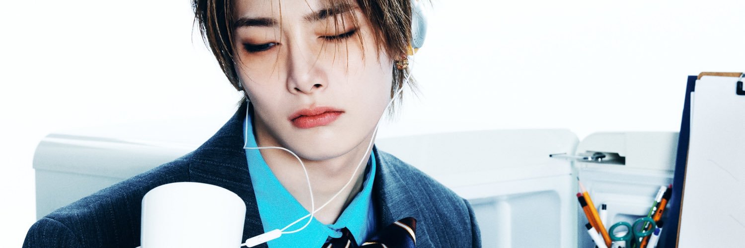 jeongin chart updates ‏ banner