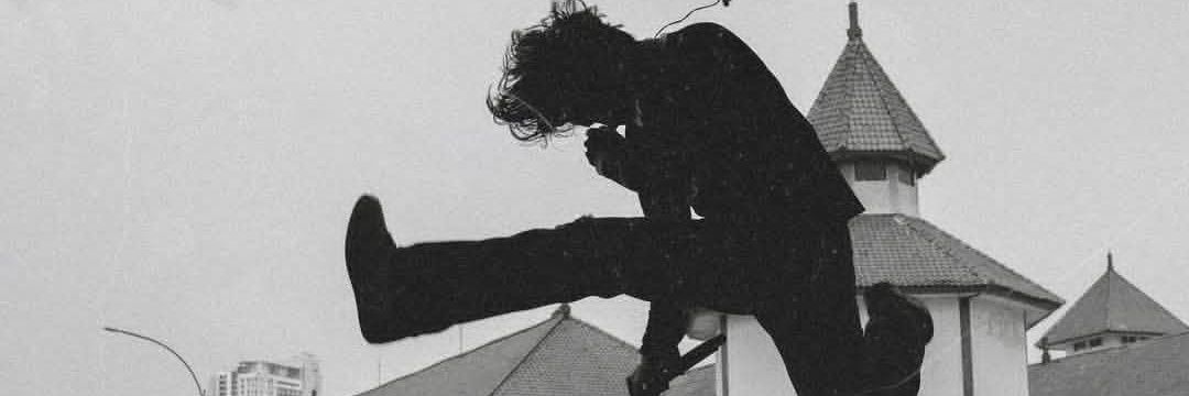 𝑩𝒆𝒆 ∞ banner