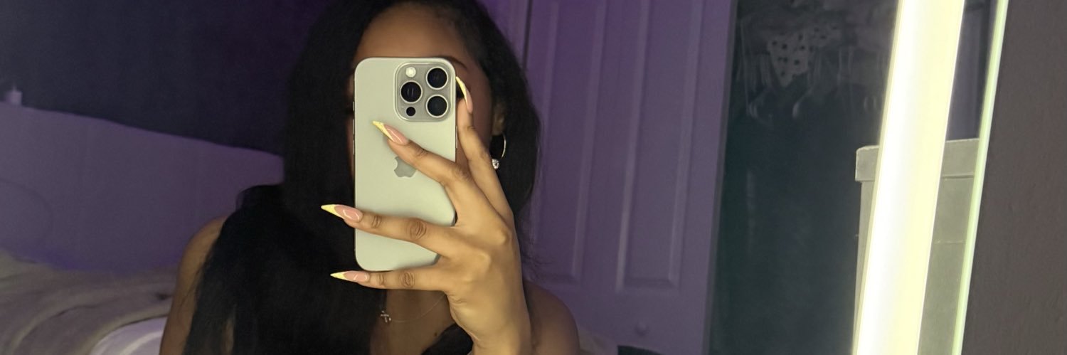 kimilliii's profile banner image