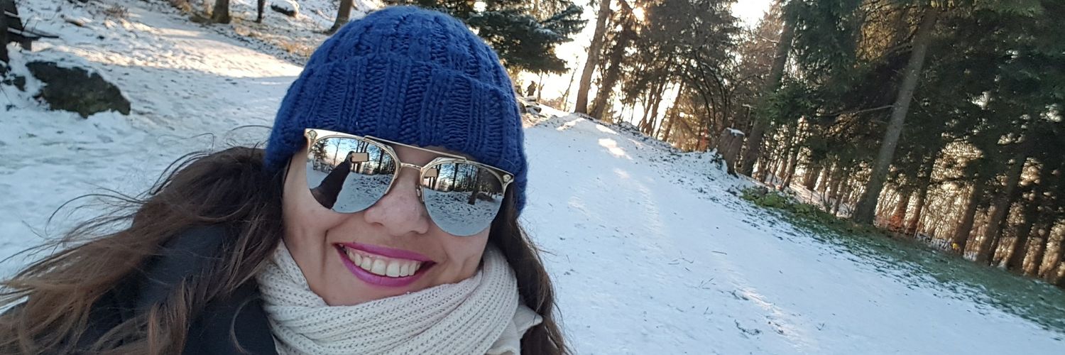 MonikaCortez's profile banner image