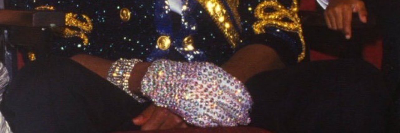 smedium kelly price banner