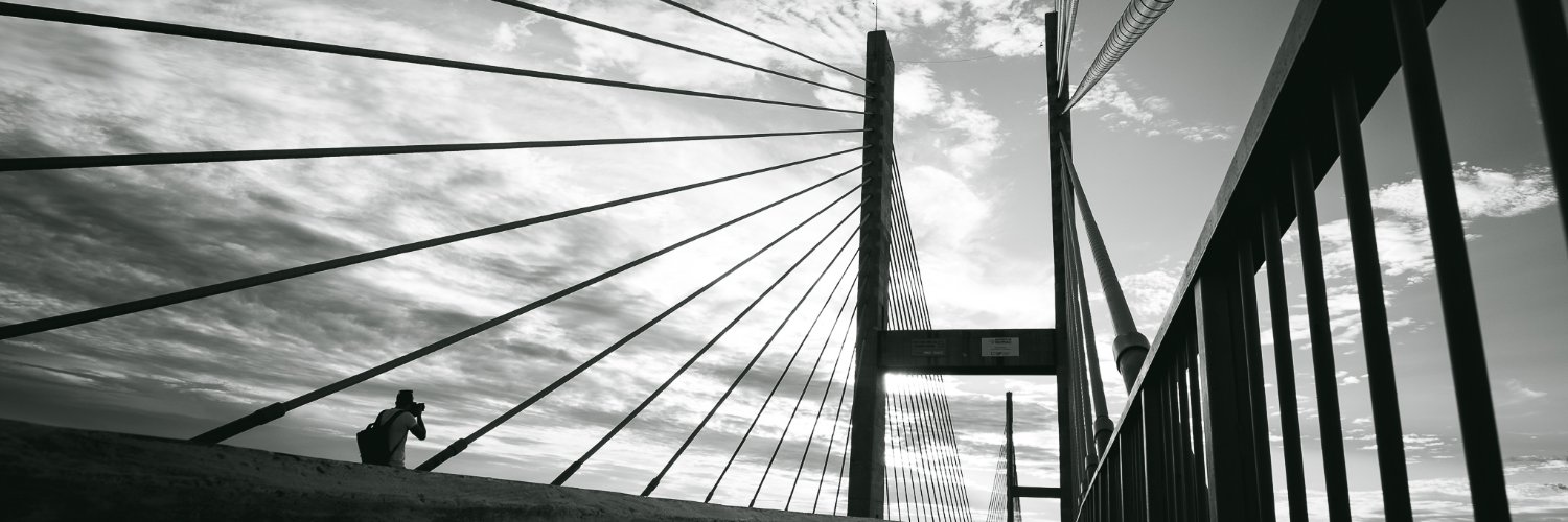 Leoungari's profile banner image
