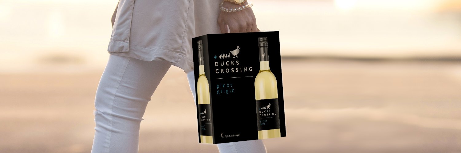 Ducks Crossing Wine banner