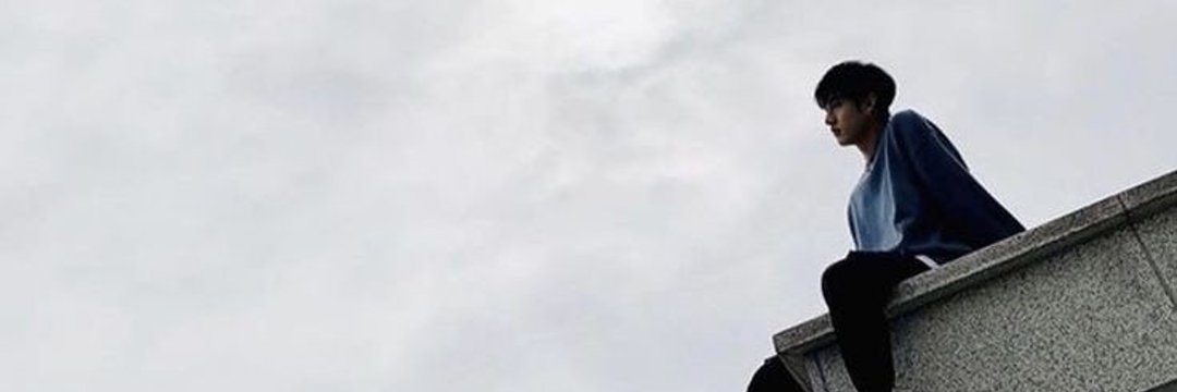 𝒗𝒂𝒍𝒌𝒚𝒓𝒊𝒆.'s banner