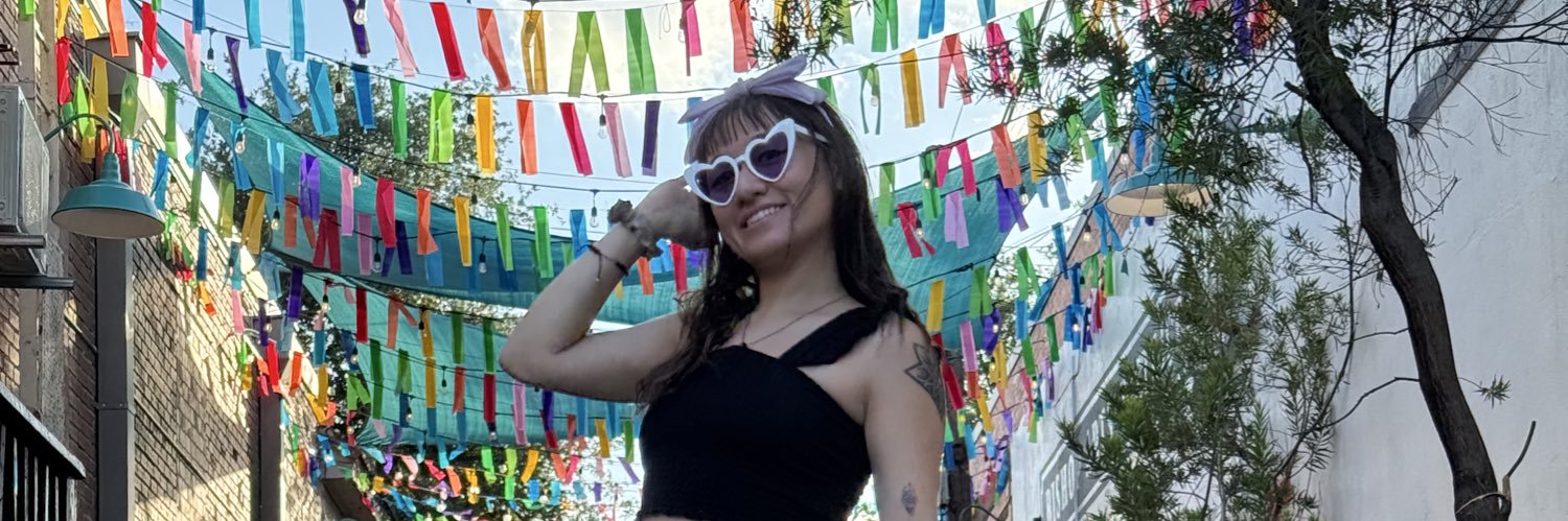 thevivalaviolet's profile banner image