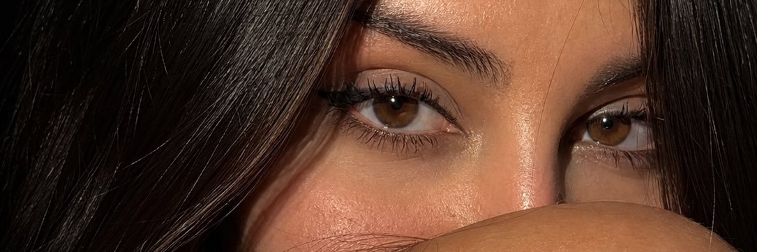insaracham's profile banner image