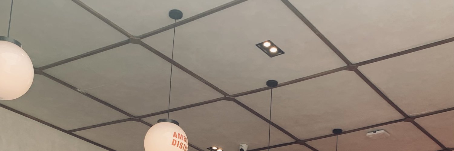 Y banner