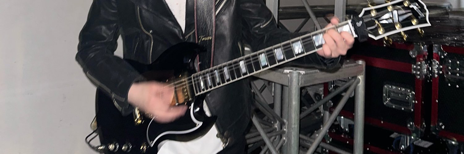 𝙀𝙊𝙎 banner