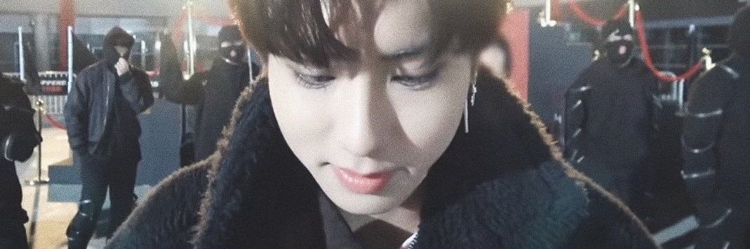 𝒍une. banner